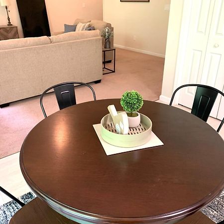 Enjoy This Amazing Home With Porch & Grill Near Dt Woodstock Bilik gambar