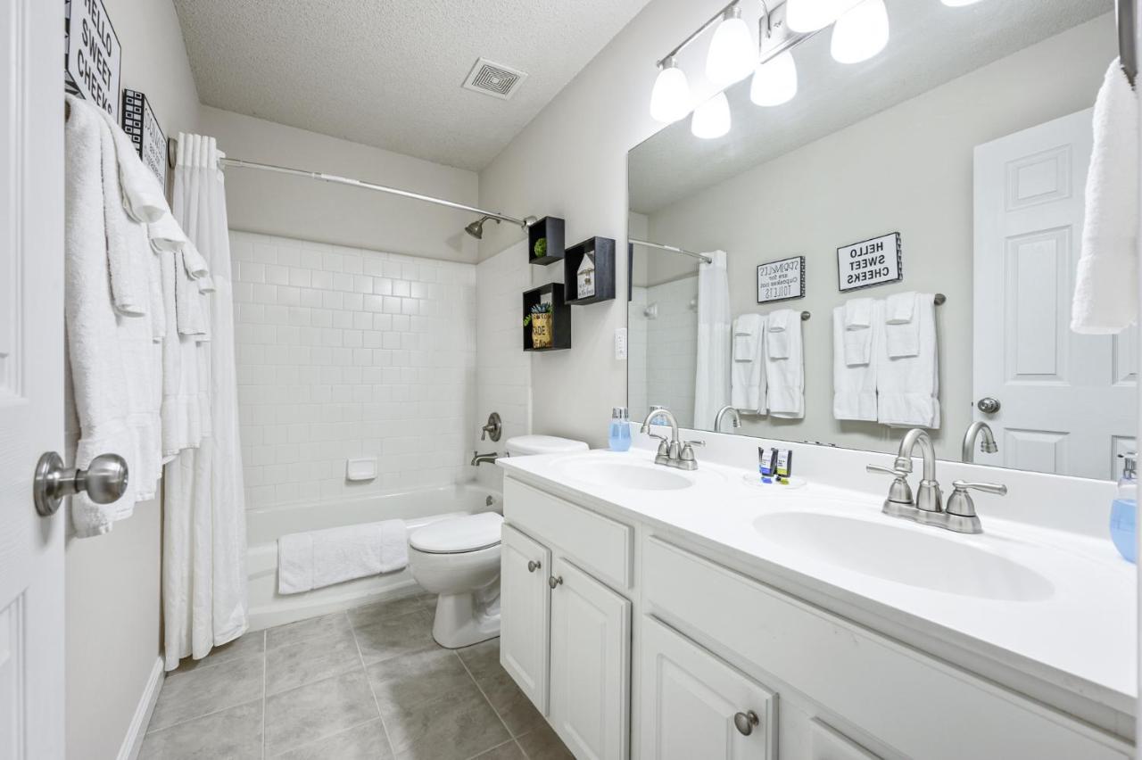 Enjoy This Amazing Home With Porch & Grill Near Dt Woodstock Luaran gambar