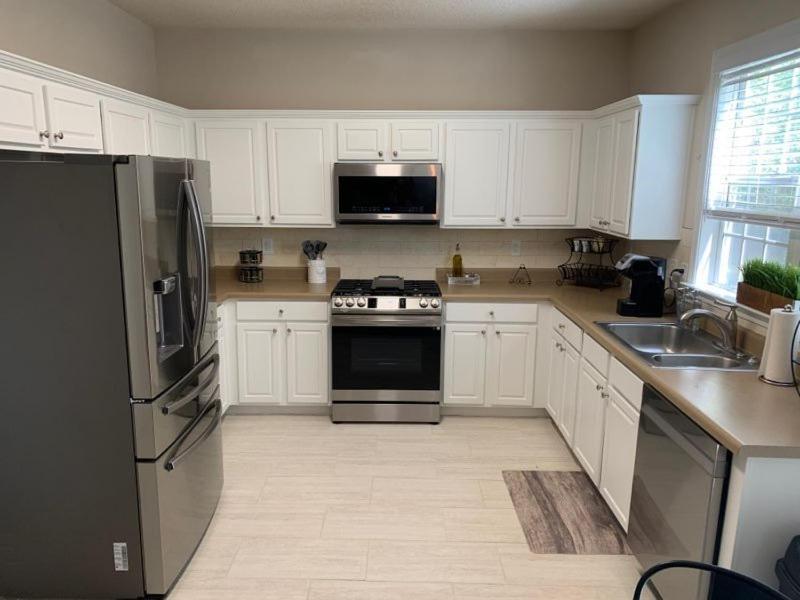 Enjoy This Amazing Home With Porch & Grill Near Dt Woodstock Bilik gambar